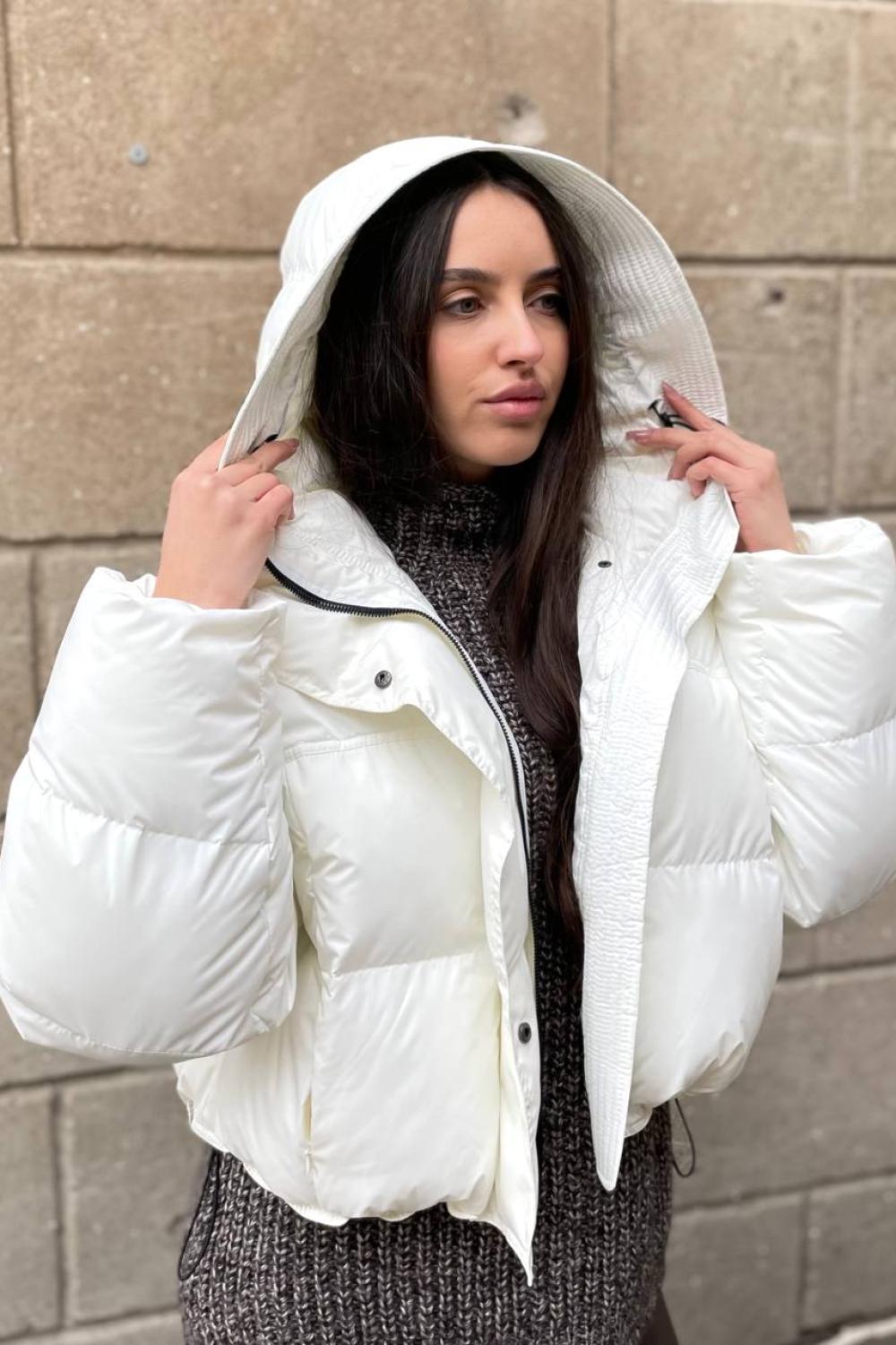 Ecru short vest jacket