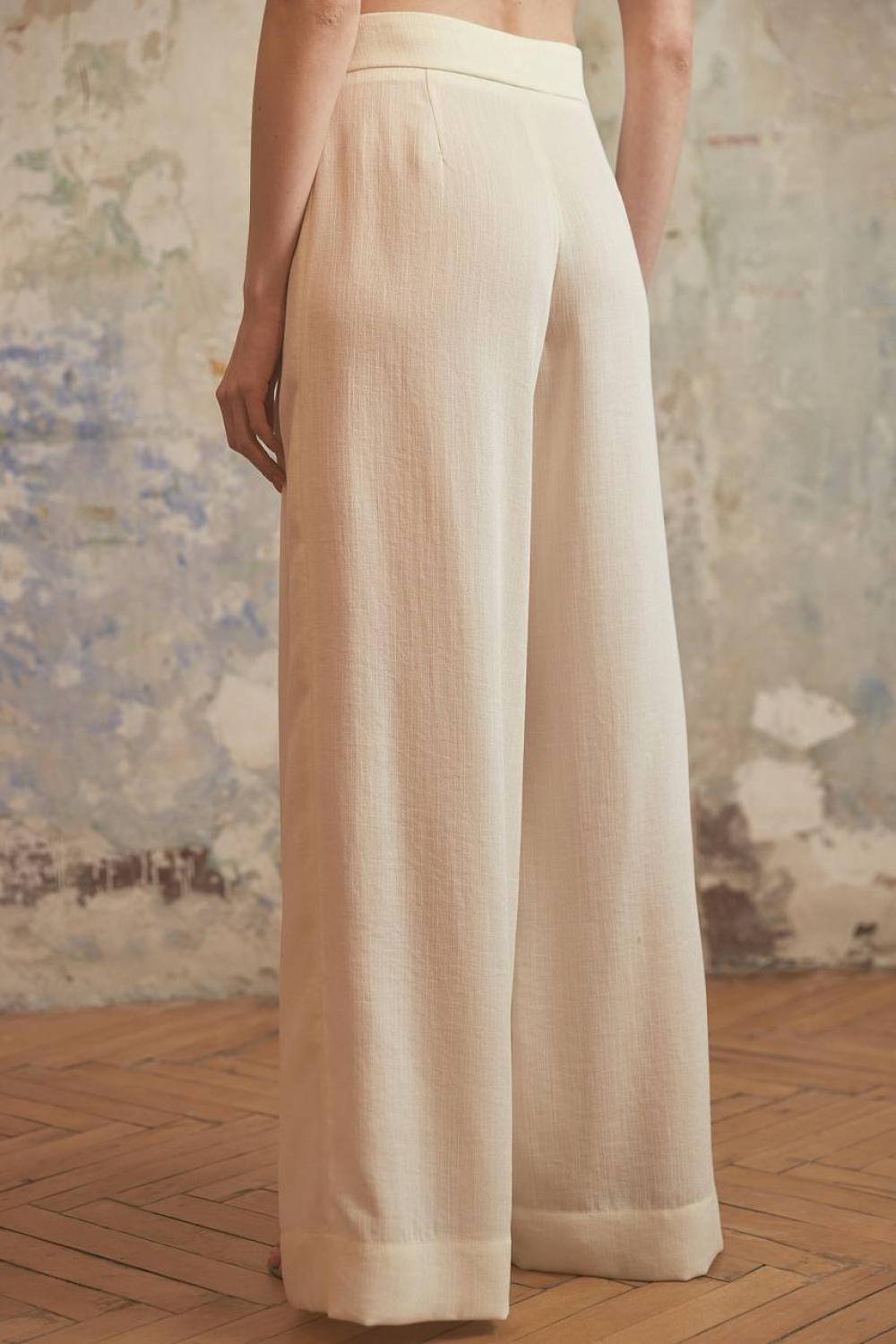 Wide milk pants made of linen