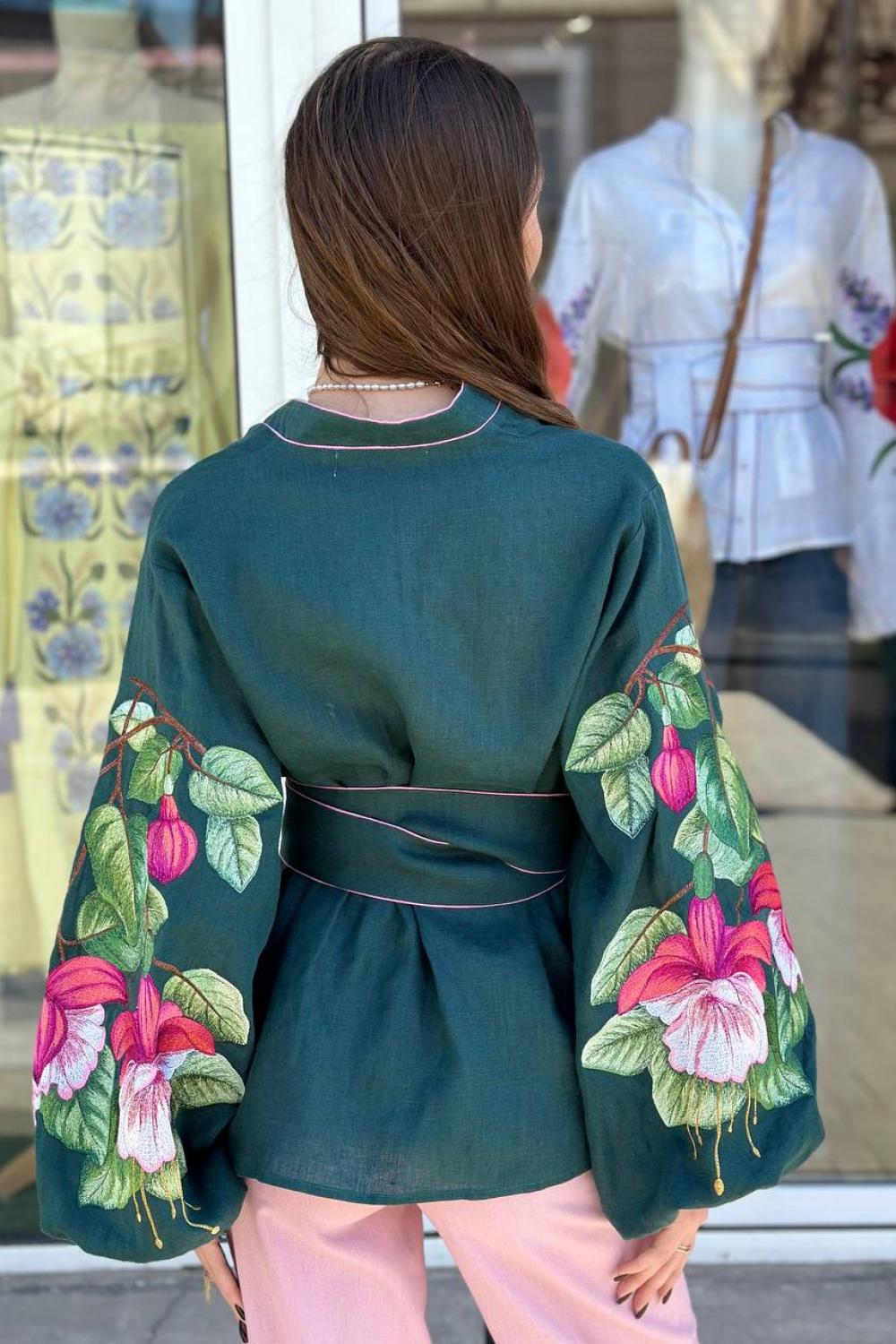 Вишиванка смарагдова дизайнерська на запах EMBROIDERED GEM