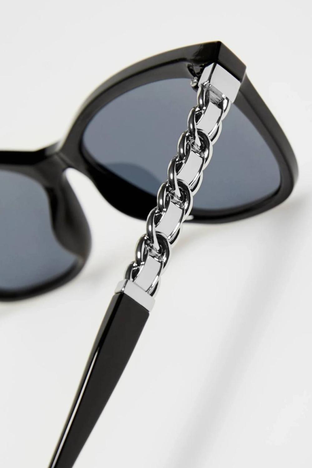 Black glasses