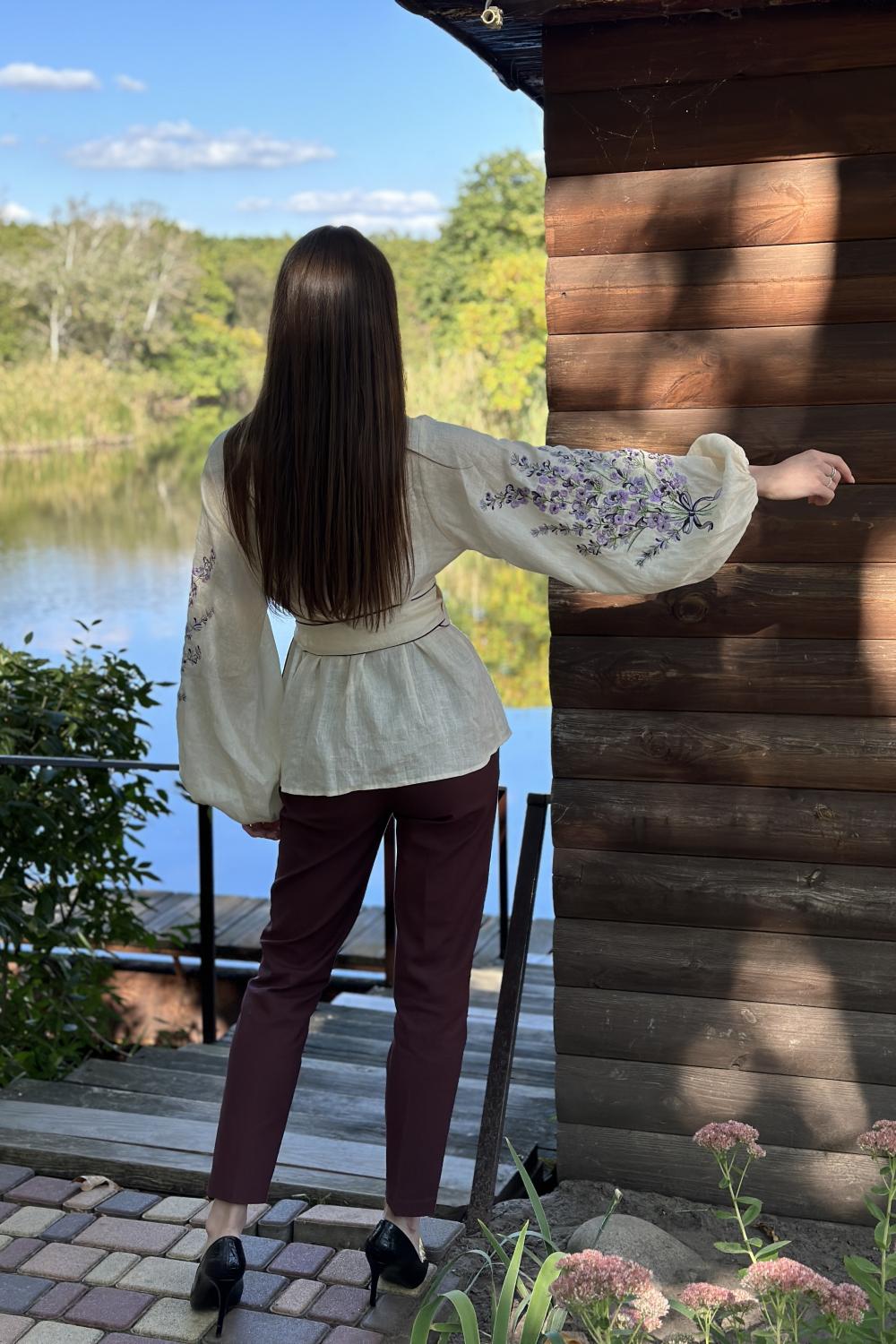 Вишиванка жіноча лляна Лаванда EMBROIDERED GEM