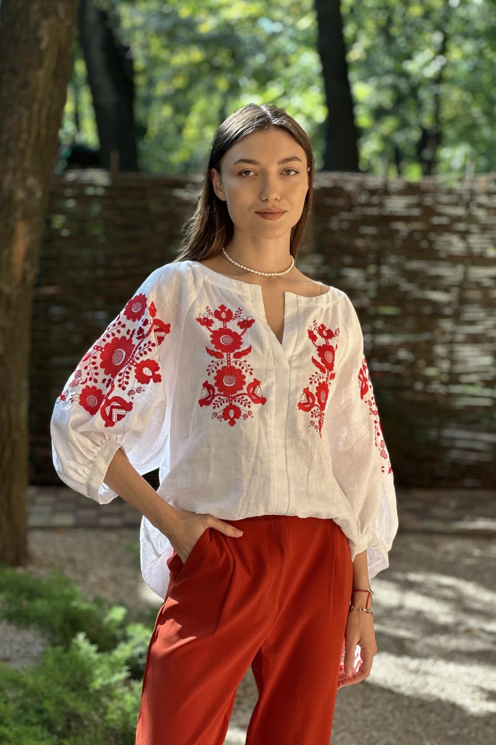 Вишиванка жіноча лляна біла з червоними маками MAXA