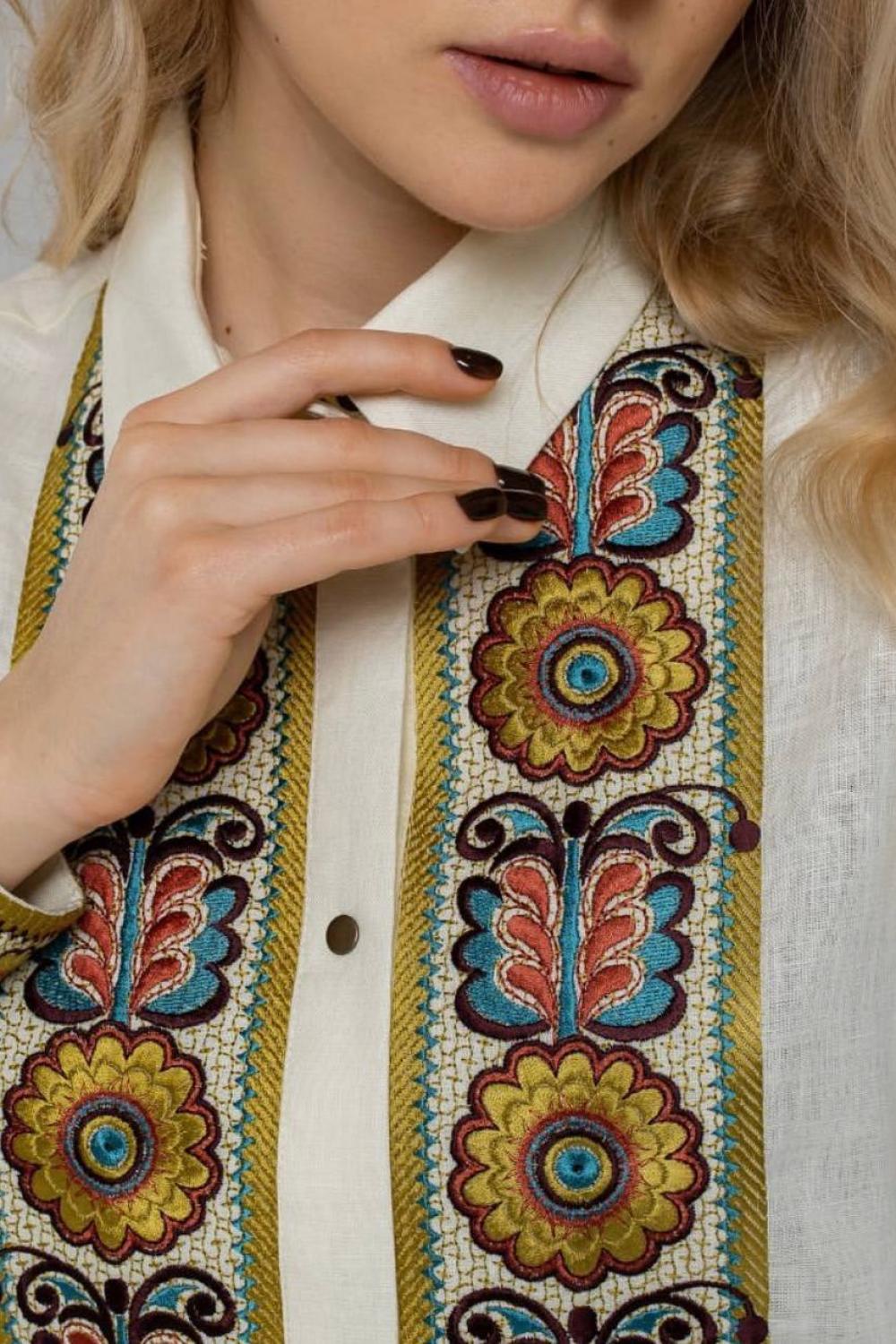Women's embroidered blouse with 100% linen Kositsi