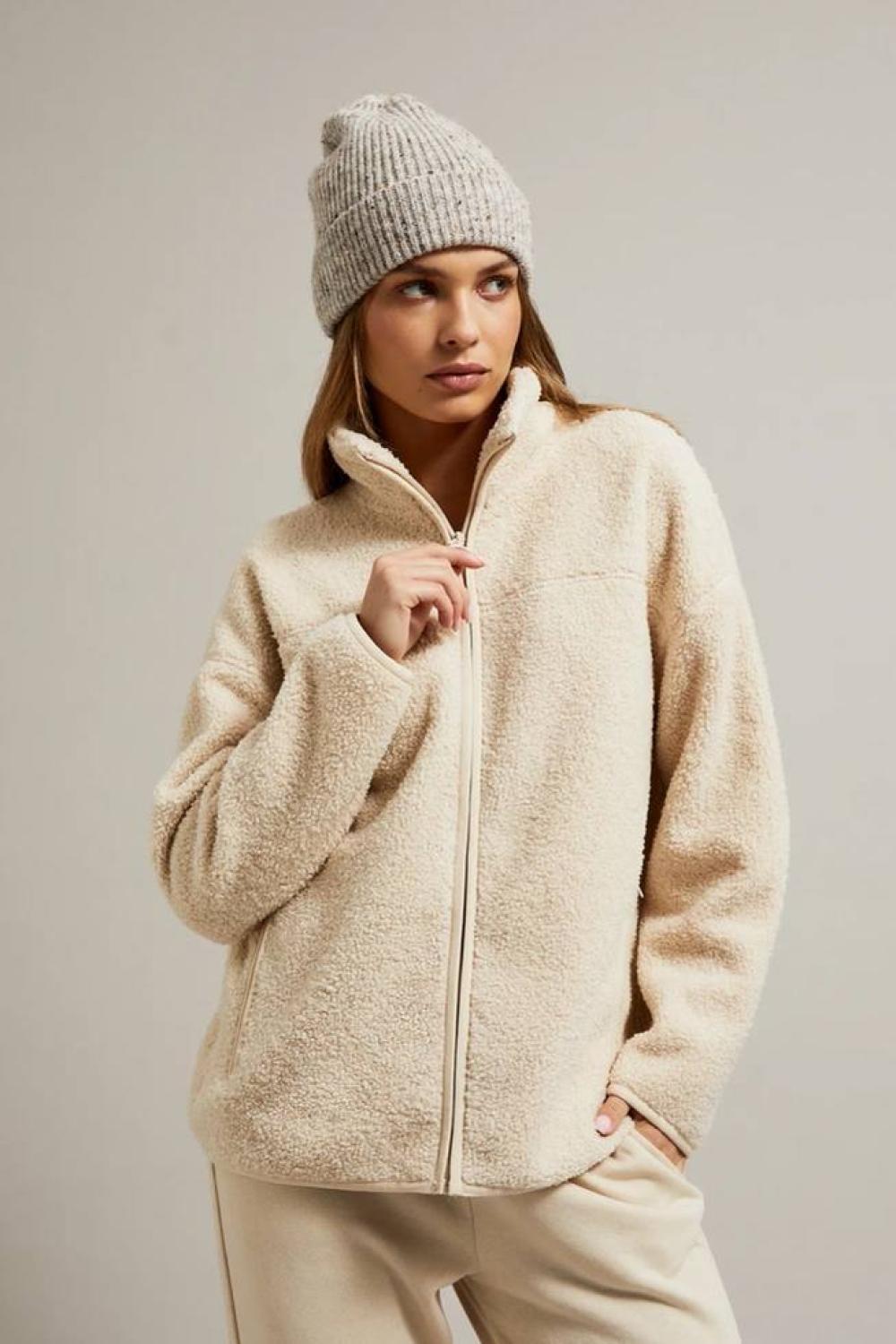 A beige hat