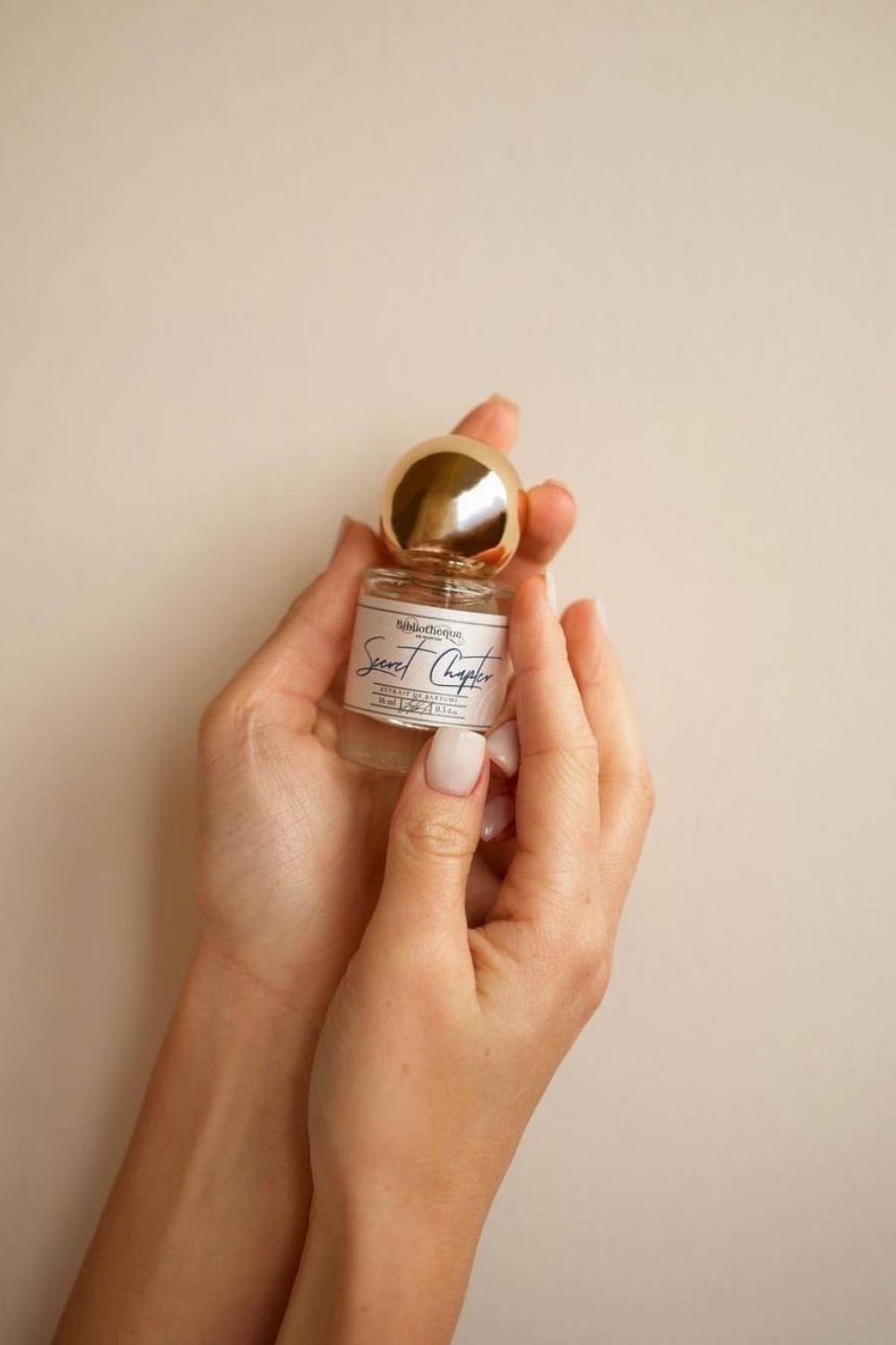 Парфумована вода unisex Secret Chapter by Bibliotheque de Parfume
