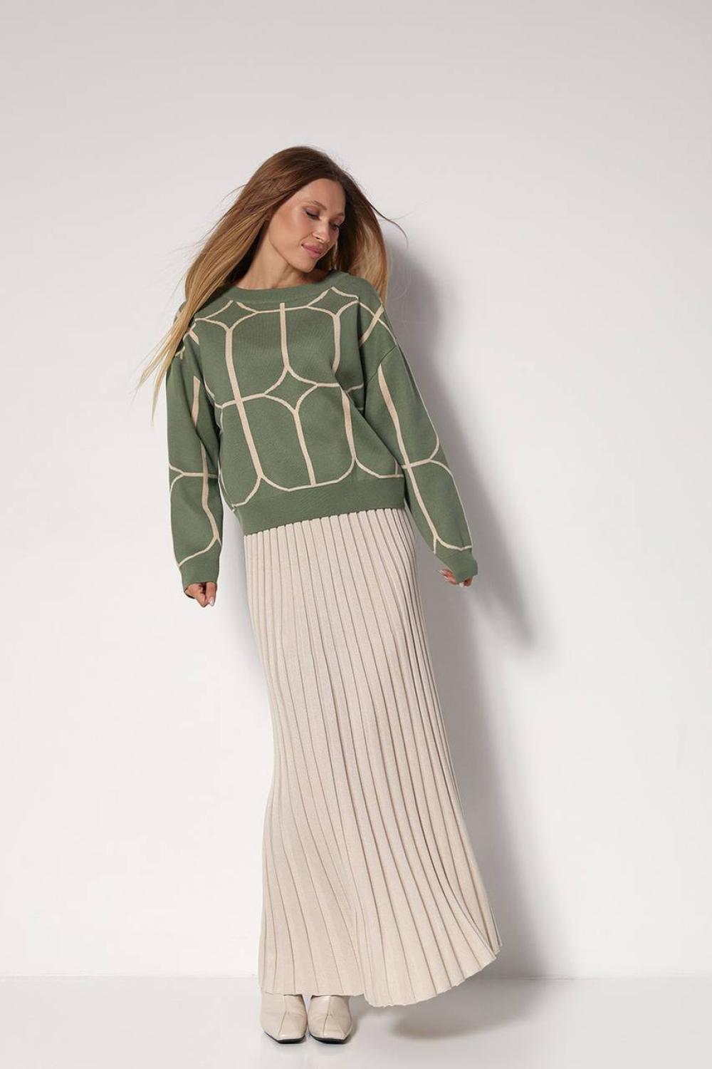 Women's jumper of a straight silhouette