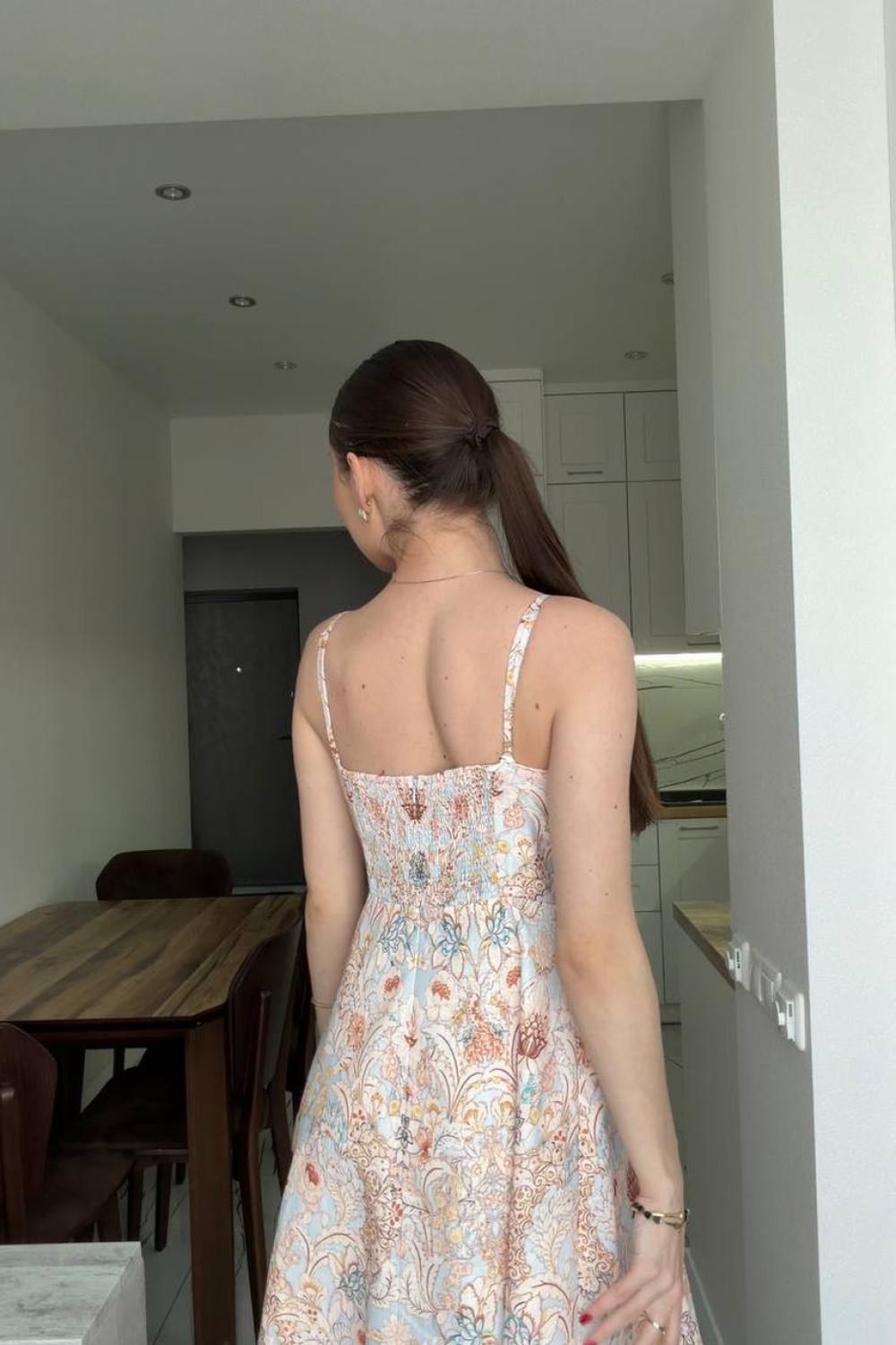 Short peach-colored party dress peach_dress