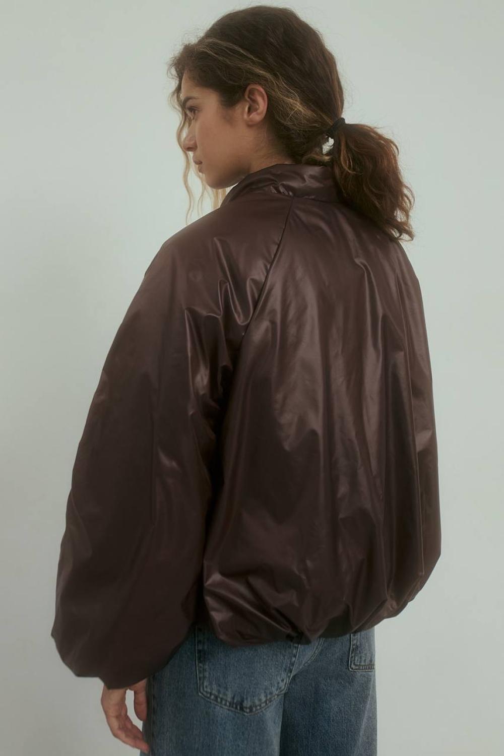 Bomber oversized in the color of ripe cherry
