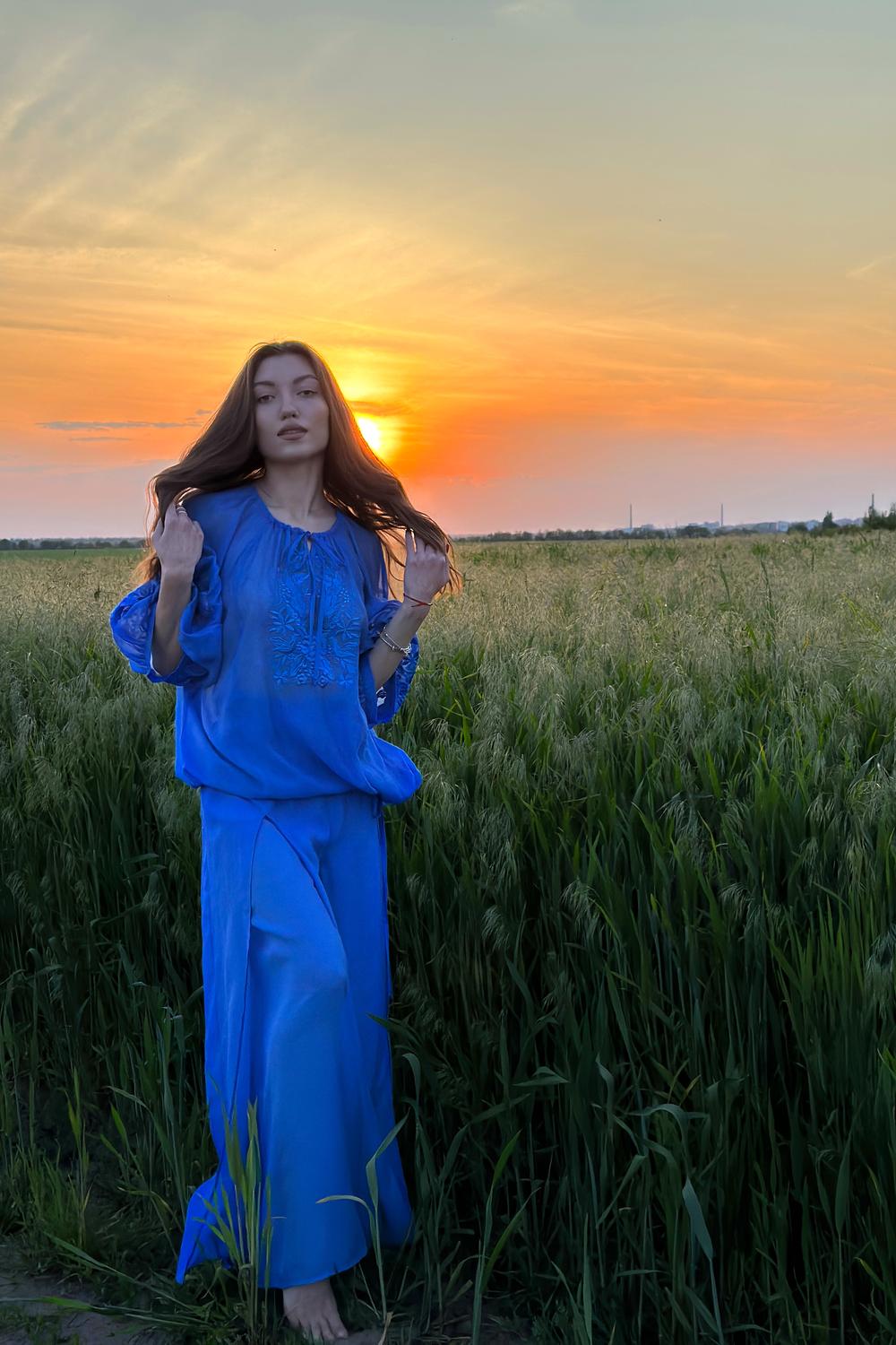 Вишиванка в синьому кольорі MAXA