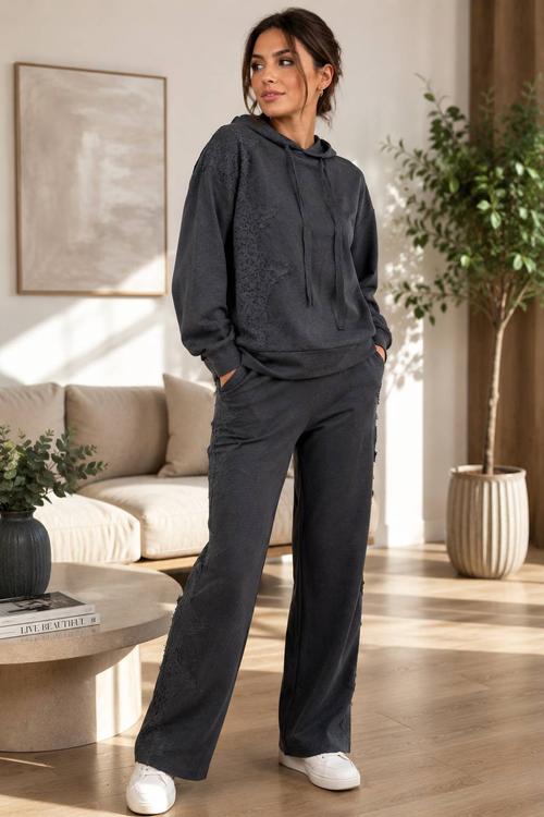 Graphite-colored sports suit with lace