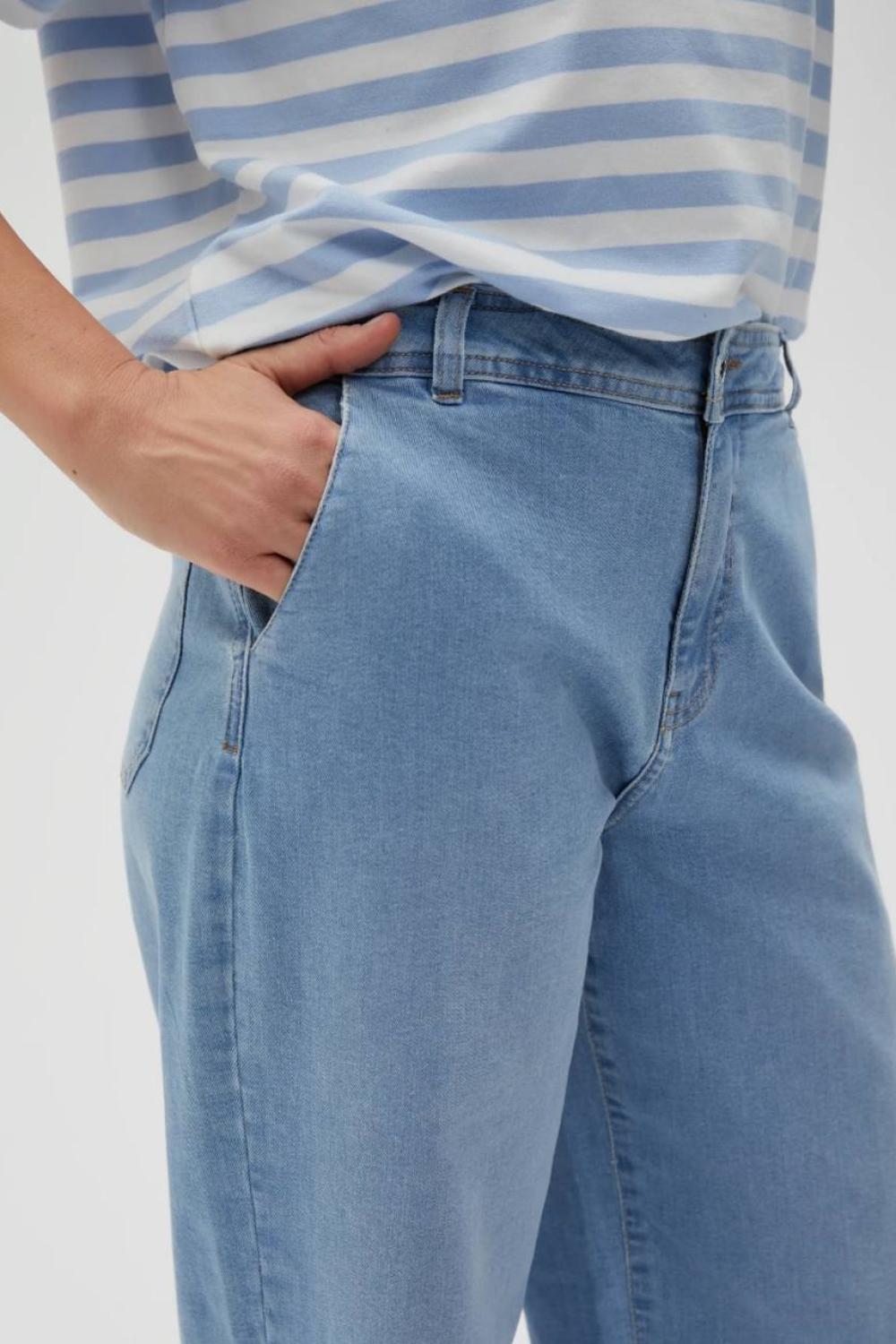 Blue mom relax jeans