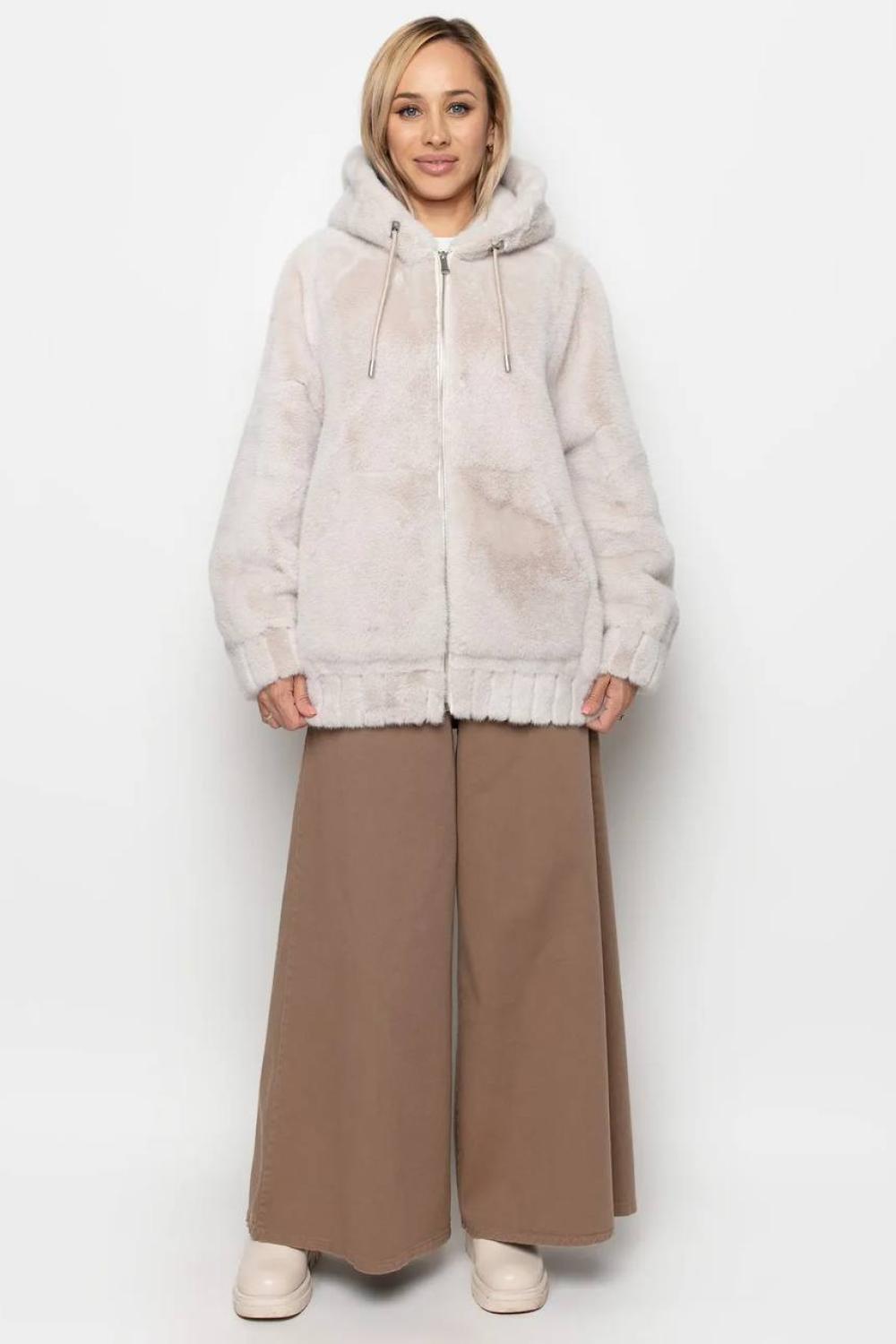 The eco-fur coat is a successful combination of style and comfort