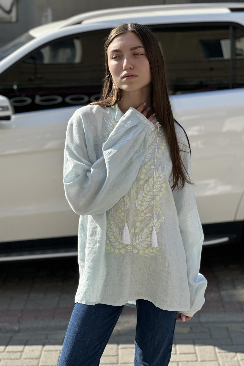 Вишиванка чоловіча лляна блакитна EMBROIDERED GEM