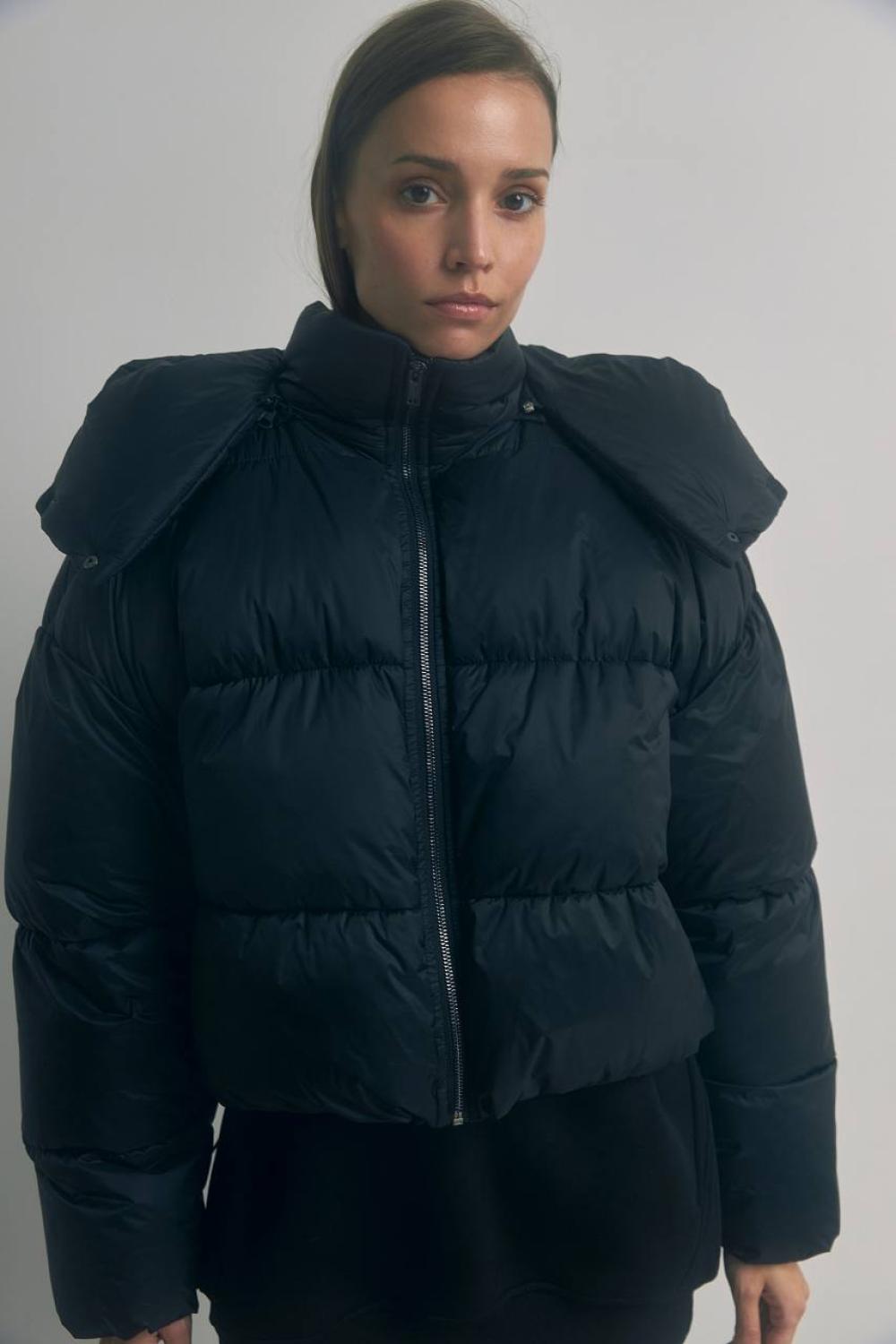 Voluminous short winter jacket
