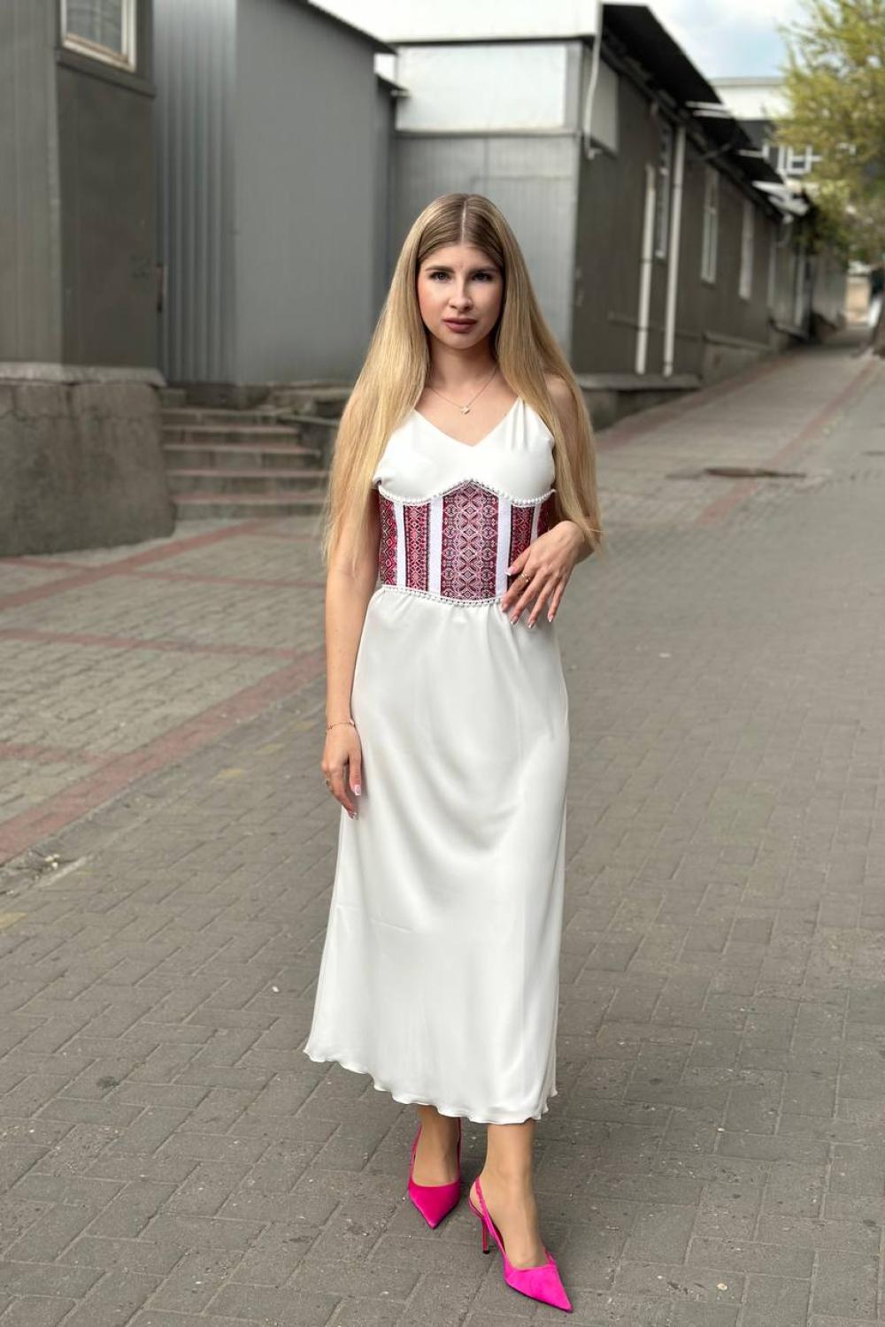 Embroidered corset belt