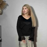Чорна трикотажна кофта з бахромою