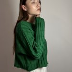 Светр в'язаний вільного крою зелений Тілья STIMMA