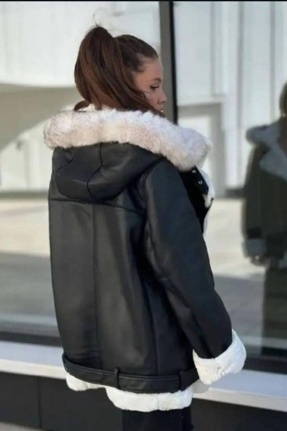 Sheepskin coat in black color