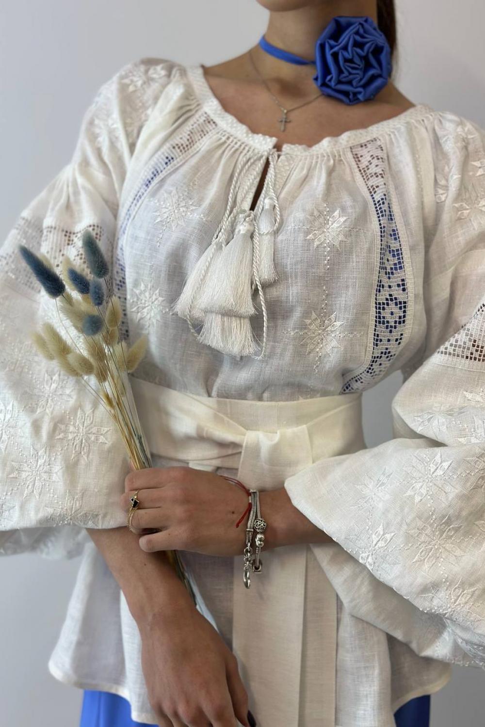 Вишиванка жіноча лляна біла по білому Урочиста EMBROIDERED GEM