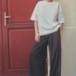 Wide pants with pleats