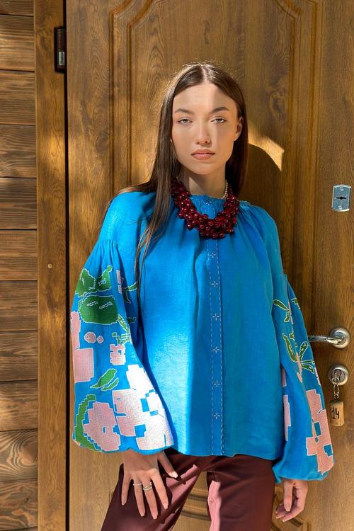 Вишиванка жіноча лляна блакитна EMBROIDERED GEM