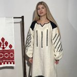 Вишита бежева сукня з чорною  вишивкою