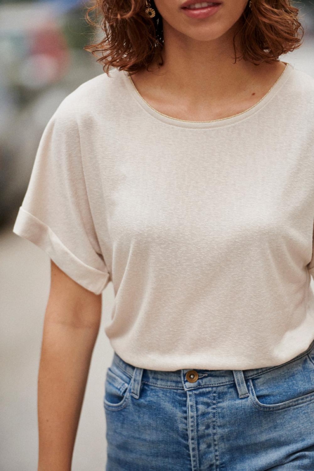 Basic t-shirt of a free cut vanilla 23PE082 LAURA+MAX