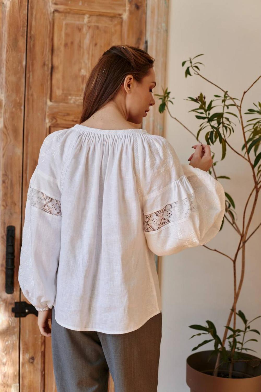 Вишиванка жіноча лляна біла по білому Урочиста EMBROIDERED GEM