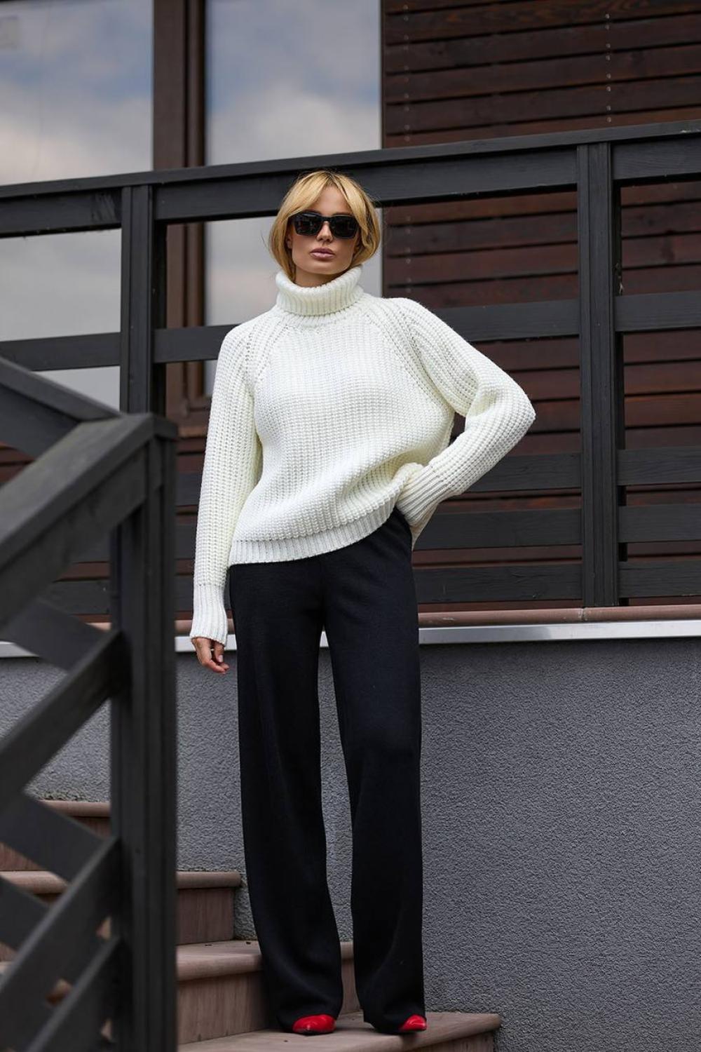 Women's warm ecru jumper