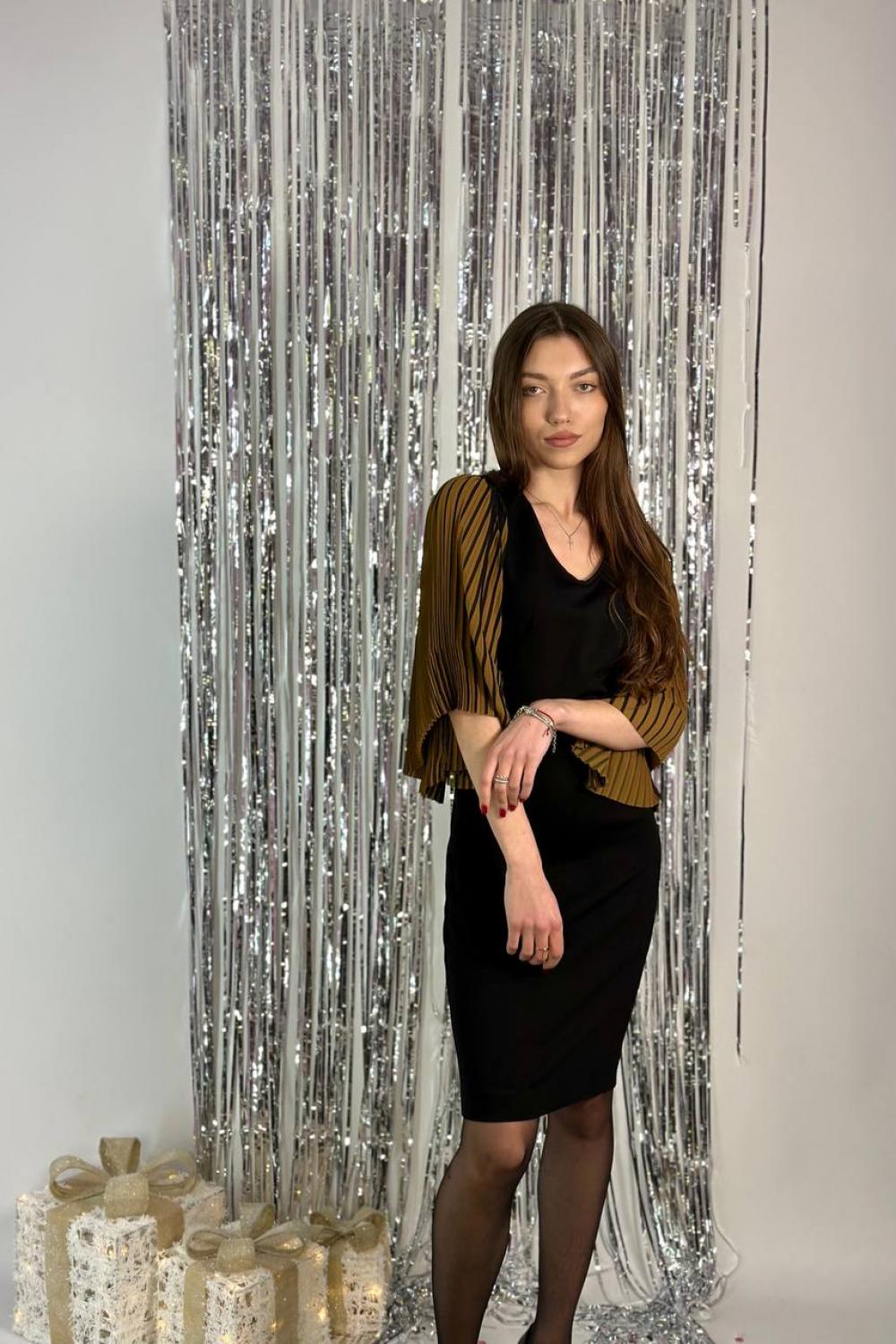 Black cocktail dress for special events