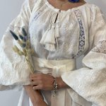 Вишиванка жіноча лляна біла по білому Урочиста EMBROIDERED GEM