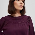 Blouse in plum color