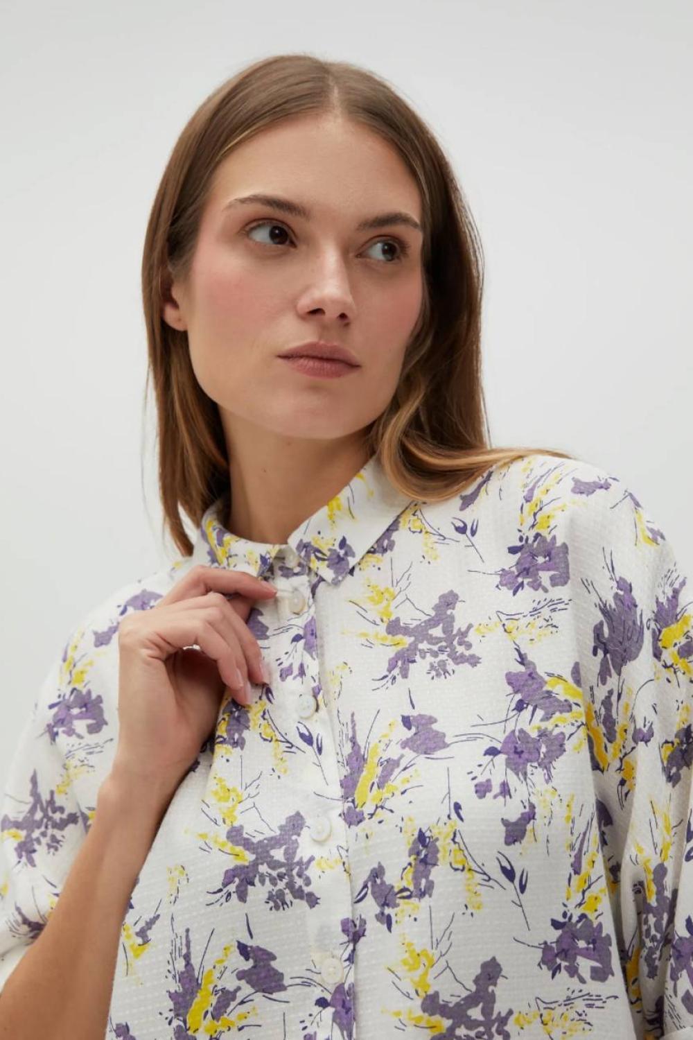 White blouse in floral print