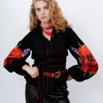 Вишиванка жіноча дизайнерська Червоні маки на чорному льоні  Embroidered Jem
