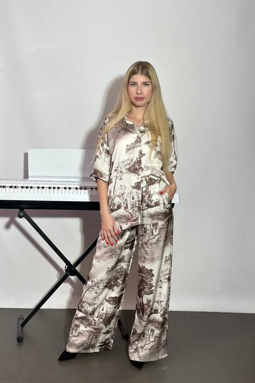 Silk suit milky coffee