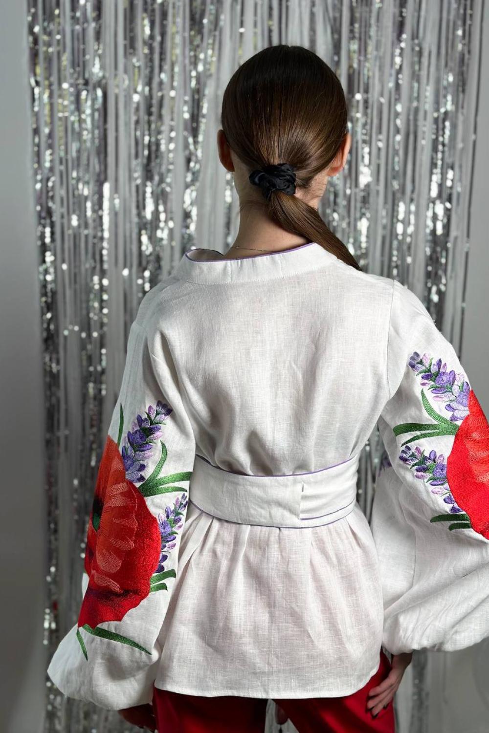 Вишиванка жіноча дизайнерська Червоні маки Embroidered Jem