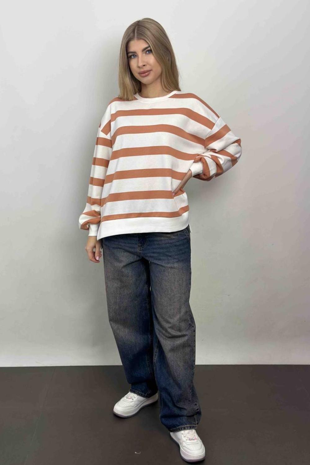 White jacket with brown stripes on a biker MOODO