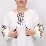 Вишиванка Соняшники в білому кольорі батал
