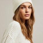 A white hat