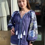 Сучасна вишиванка жіноча синього кольору дизайнерська EBROIDERED GEM
