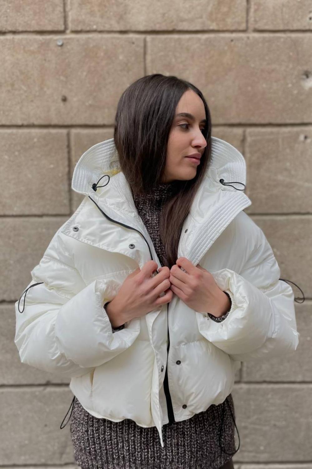 Ecru short vest jacket