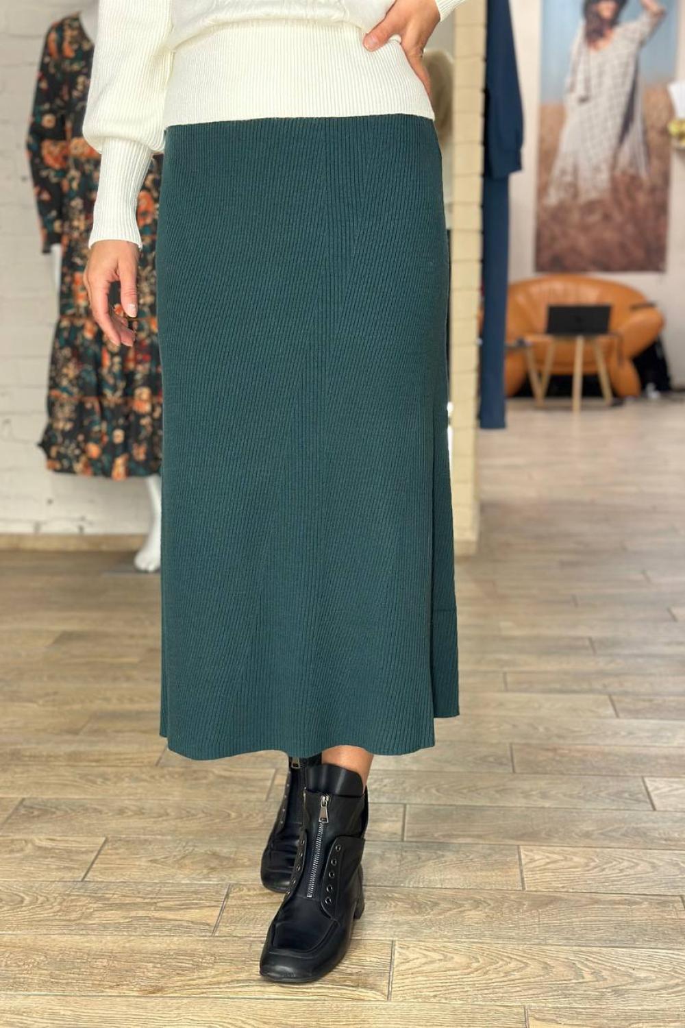 Green knitted skirt FW23-600-forest-K-Realiz