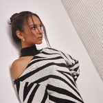 Jumper with a cut black and white 2438 BELLISE