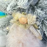 Підвіска новорічна/ Дівчинка з пір'ячком рожевим