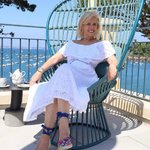 White lace dress with a delicate neckline pistou-K-Realiz