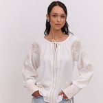 Жіноча вишиванка молочна з золотою вишивкою