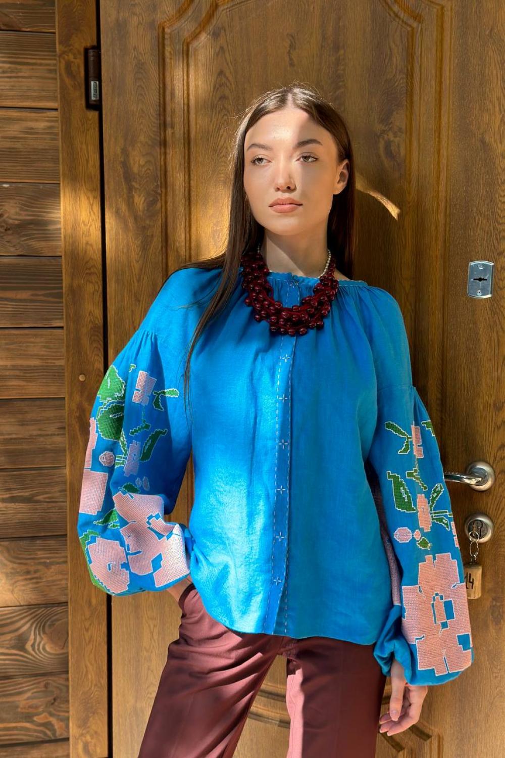 Embroidered GEM women's blue linen shirt