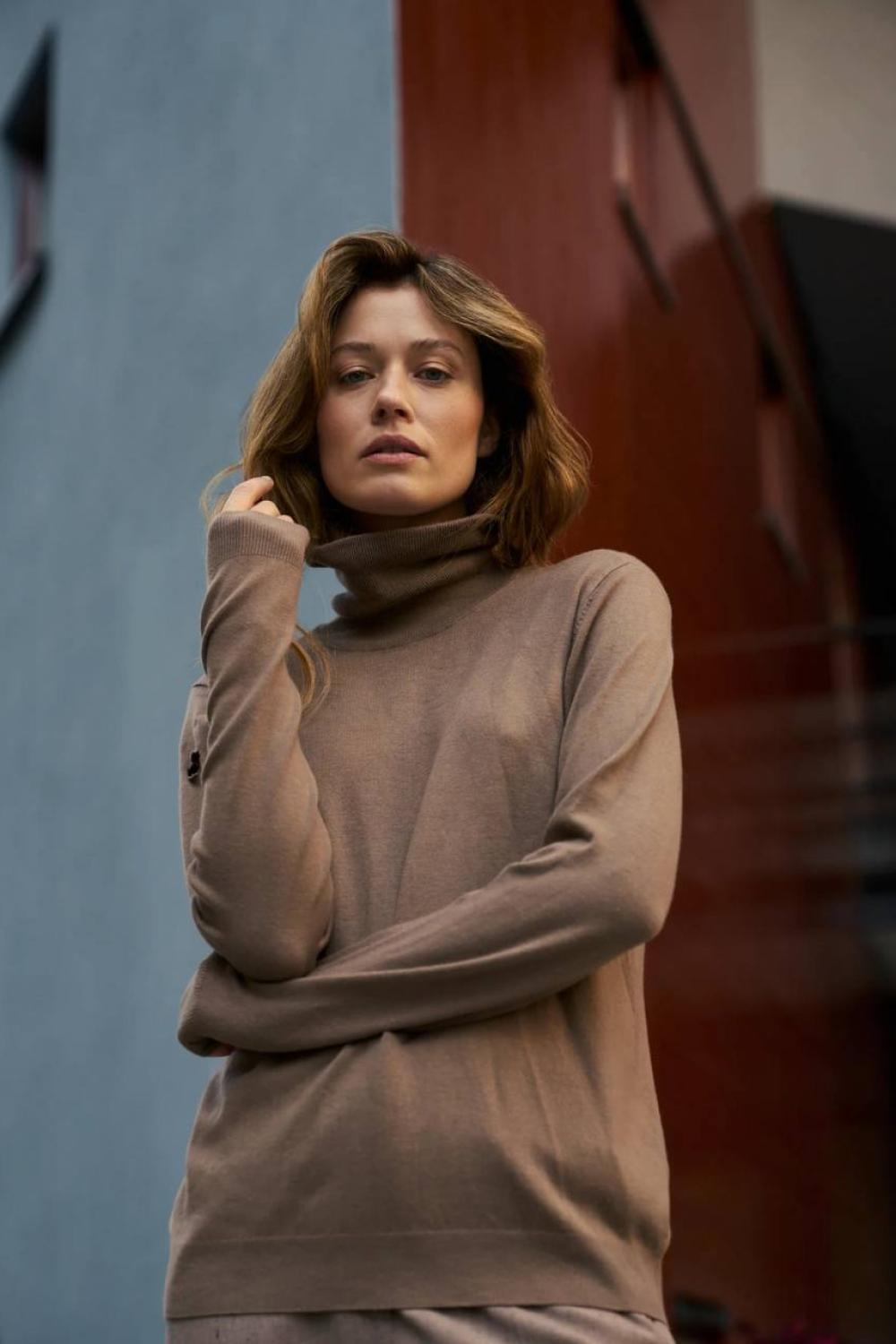 Women's coffee-colored turtleneck