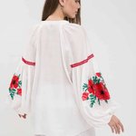 Вишиванка жіноча з червоними квітами MAXA