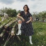Сукня чорно-біла в квіточку міді Stolyarchuk 837.2